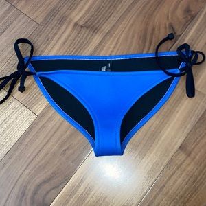 Triangle Bottoms Small